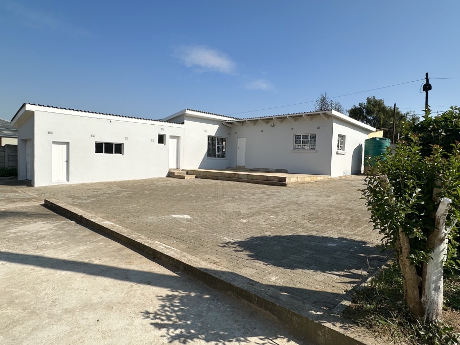 8 Bedroom Property for Sale in Norwood Eastern Cape
